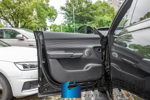 家用SUV新选择：2025款星纪元ET全方位体验-1