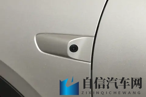 沃尔沃携安全旗舰车型亮相广州车展-1