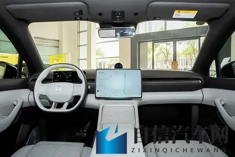 30万级SUV里，终于有一台让BBA车主心动的电车了-2