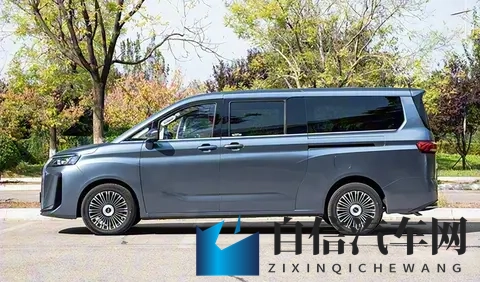 女初高中打屁股 ╳：新能源汽车兴起，自动驾驶技术革新，汽车文化传承与未来展望-2