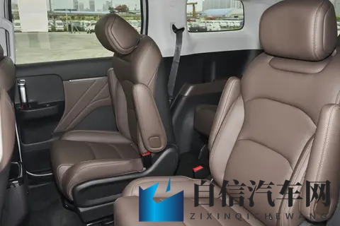 10万级MPV全能选手！星光730，电滑门+大7座，家用真香-3
