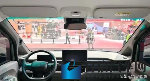 吉利率先出击！全新多功能车799万元，关键车长5米，性价比拉满-3