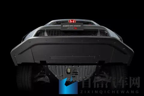 一边摸上边一边摸下边:指尖轻触头顶,掌心温柔抚触腰间-1