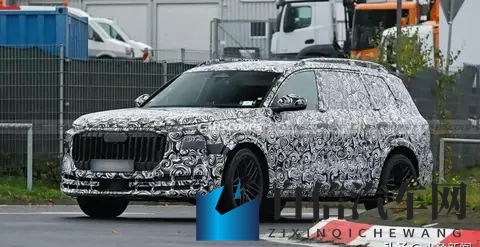 奥迪要推出超大旗舰SUV，传统V8对战新能源，价格成最大悬念-3