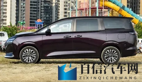 五菱星光730为何这么火？预售订单破万，768万起售，真香-1