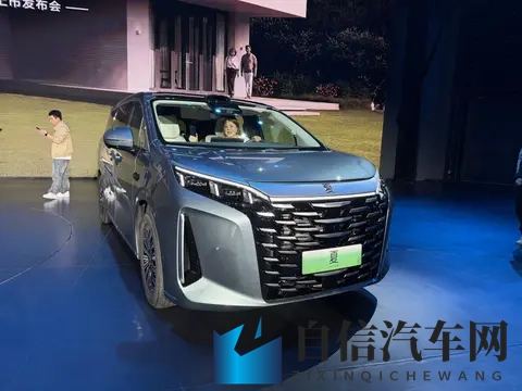 满油满电超2300公里！红旗HS6 PHEV来云南炸场了-1