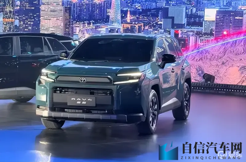 丰田RAV4大换代，配156英寸大屏+高通8155芯片-1