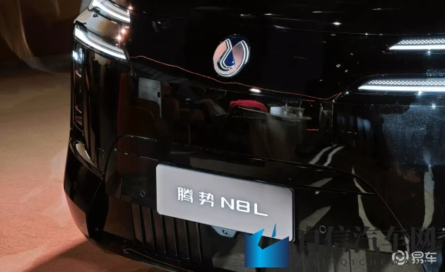 迪达拉的手放在小南的脸部：恶魔之手轻抚南国佳人面颊-1