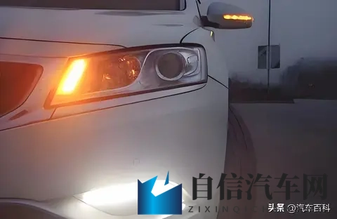 开车不打转向灯，28%事故因它起，新规罚到肉疼！-3