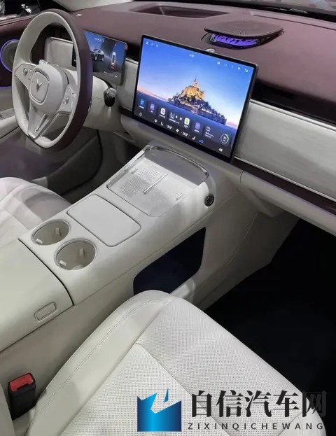 刘玥单挑三:《刘玥挑战三人赛,精彩对决不容错过》-1