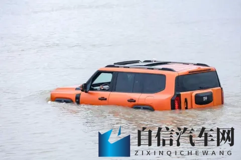 综合续航1400km，标配三把锁，深度体验纵横G700-2