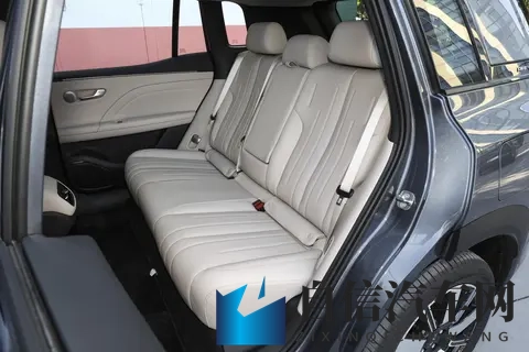 预售1268万元起，埃安i60开启预售，亏电油耗55L，适合家用-3