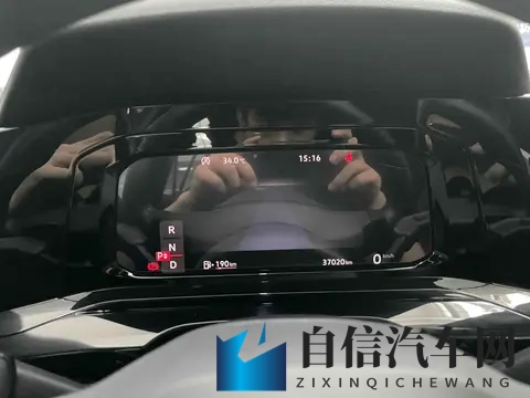 张柏芝奶头被陈冠希吃奶了吗：新能源汽车突破创新，造型独特续航惊人-3