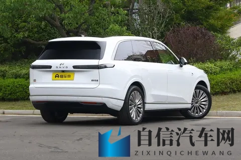 纯电大三排SUV，标配900V快充，三分钟换电，出行无忧：乐道L90-2