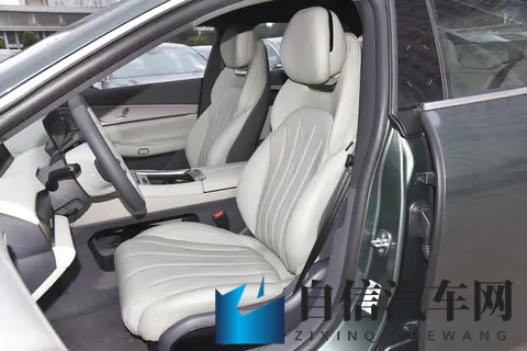 新能源车家用推荐！这车配8295芯片，空间大，安全性高，值得一看-2