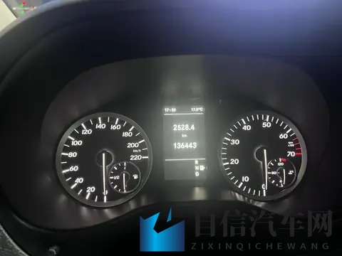 宜商宜家好选择，13万拿下2018款二手奔驰威霆7座-3