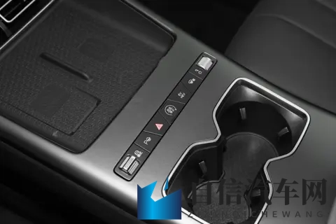 银河星舰7 EM-i_宋Pro DM-i大PK 谁更适配家庭用户的出行需求-1