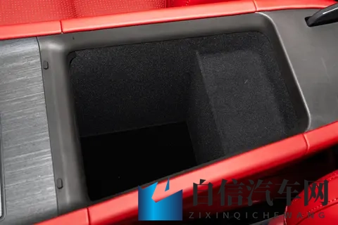 开了阿维塔12 2026款四激光版，发现它比想象中更好开-2