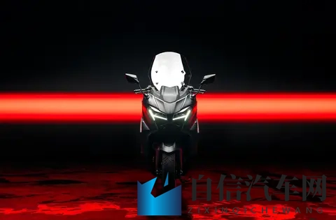 雅马哈TMAX推出25周年纪念版,这款“三缸踏板”怎么这么牛呢?-1