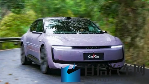 雨天刷圈,奥迪赢了保时捷,还卖得便宜-1