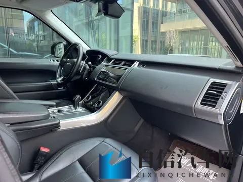 男生困困放进女生困困：男孩将疲倦女孩拥入怀中-2