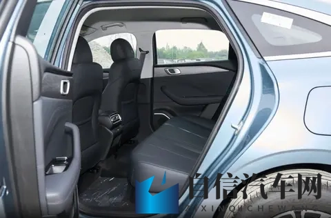 家用出行新选择？748万起售，银河星耀6主打亲民与经济性-2