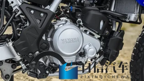 一款小型雅马哈耐力赛摩托车 WR 125 R，具有可变气门正时功能-1