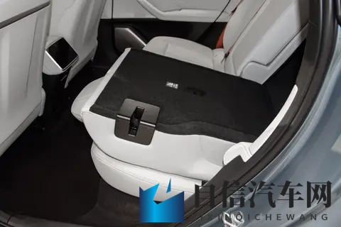 25 万级纯电 SUV，空间大、续航长，还有换电功能？看看乐道L60-1