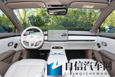 12万买C级车空间，62秒破百，续航630km，网友：这台车太香了吧-1