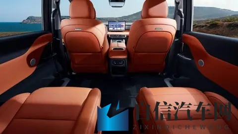 黑人巨大vs娇小亚洲女：大型SUV与小型轿车，驾驶体验大揭秘-3