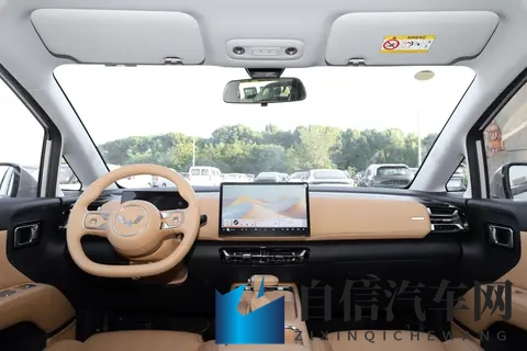 768 万买台家用 MPV，真能做到 老少皆宜？-1